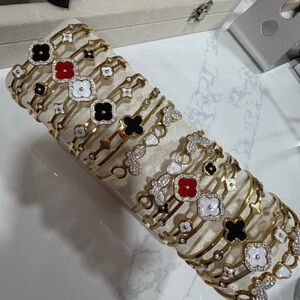 Elegant Gold and Black Women's Bracelet Set